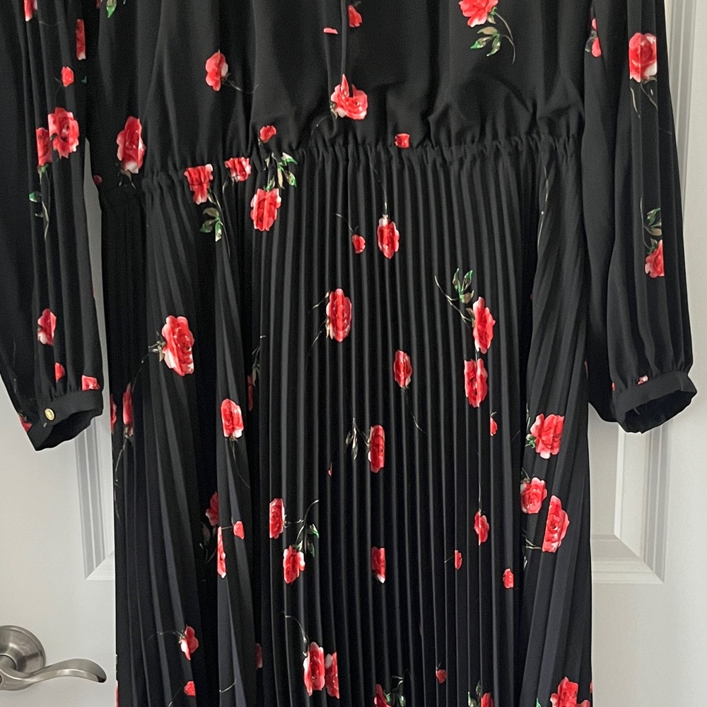 Ralph Lauren Black Floral Rose Tie Neck pleated skirt NWT Tea Length SZ 16 - Picture 4 of 12